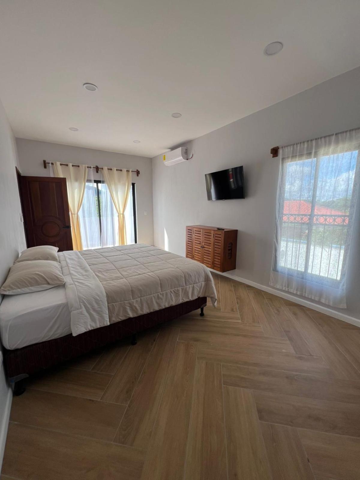 La Isla Bonita Residence 弗洛勒斯 外观 照片