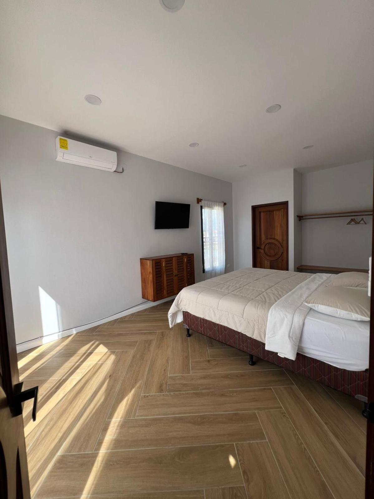 La Isla Bonita Residence 弗洛勒斯 外观 照片